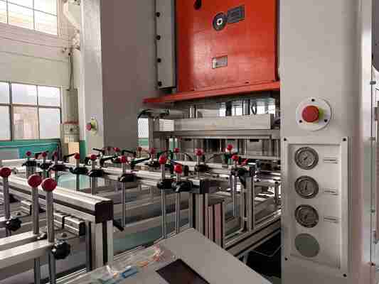 खरीदें LK-T80 एल्यूमिनियम फॉयल कंटेनर मशीन 50 स्ट्रोक/मिनट औसत उत्पादन गति online manufacture