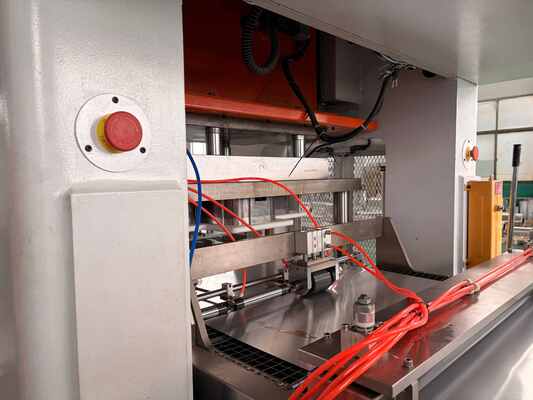 खरीदें एलके-टी80 एल्यूमीनियम पन्नी कंटेनर मशीन उच्च शक्ति एकमुश्त 450ml कम तापमान प्रतिरोध online manufacture