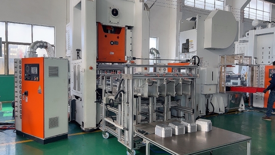 26KW एल्यूमीनियम पन्नी कंटेनर बनाने की मशीन 1220 × 900 मिमी खाद्य प्लेट आयामों के साथ