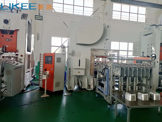 खाद्य ग्रेड 18.5KW एल्यूमीनियम पन्नी कंटेनर बनाने की मशीन उच्च सटीकता Accu