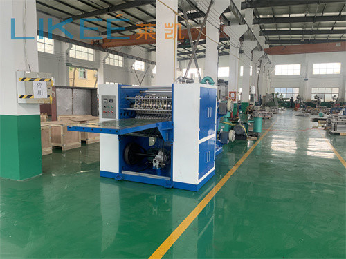 इलेक्ट्रिक 380V 50HZ 3 चरण नेचुरल अर्थ पूरी तरह से स्वचालित काटने एल्यूमीनियम पन्नी पॉप अप शीट मशीन