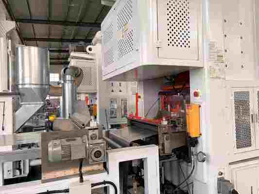 LK-T63 स्वचालित चीन डिस्पोजेबल H22 एल्यूमीनियम पन्नी पैन प्रवेश प्रतिरोधी बनाने की मशीन