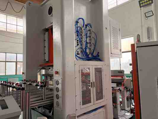 एलके-टी80 एल्यूमीनियम पन्नी कंटेनर मशीन 20 मिनट से कम समय में त्वरित मोल्ड परिवर्तन के साथ, 12000pcs/घंटे की क्षमता, और उच्च सटीक स्टील निर्माण